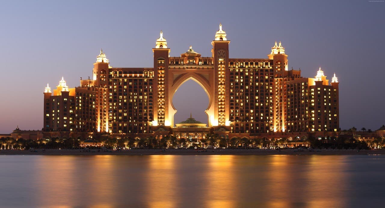 The Ultimate 10-Day Dubai & Abu Dhabi Itinerary | Best Things To Do & Budget Tips