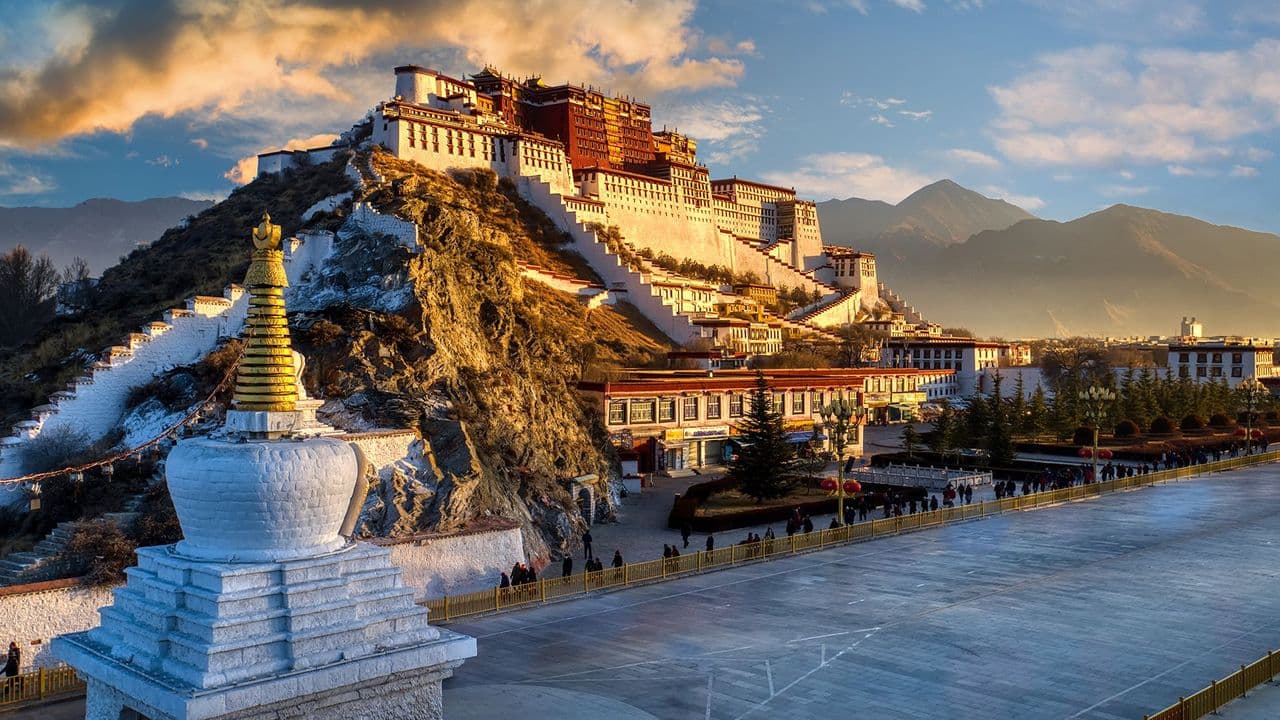 48 Hours in Lhasa: The Ultimate Tibet Travel Guide & Altitude Tips