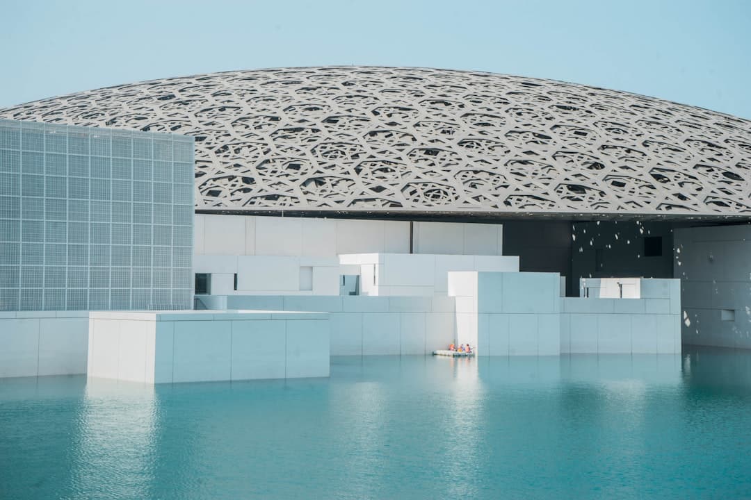 The Ultimate Abu Dhabi Budget Travel Guide | 3-Day Itinerary
