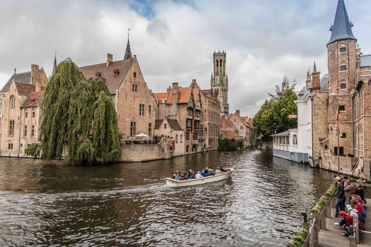 How to Spend 2 Days in Bruges | The Perfect Fairy-Tale Itinerary