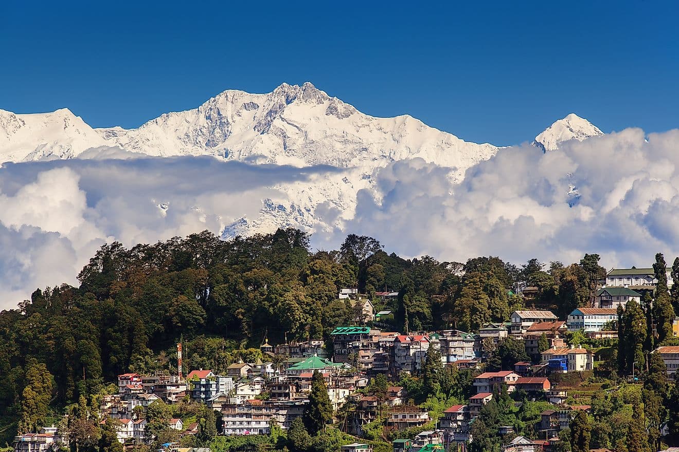 10 Best Things to Do in Darjeeling | The Queen of the Hills Guide